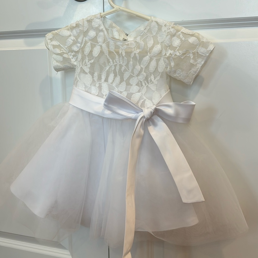 JJs House white flower girl dress